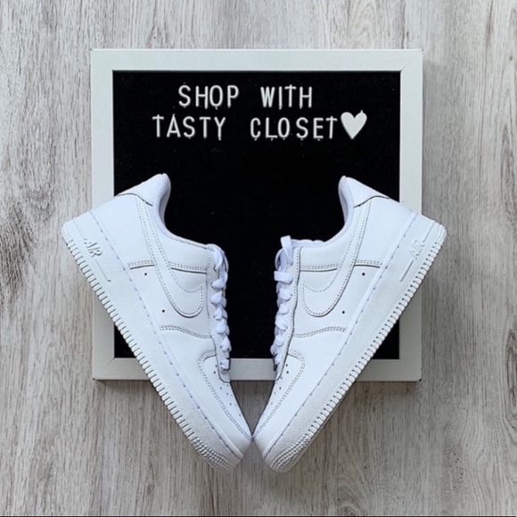 Nike air force 1 triple white sneakers - Picture 6 of 8